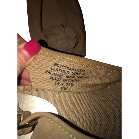 Bandolino Women Sz 8‎ M Brown Floral Wedge Suede Leather Shoes - Picture 6 of 11